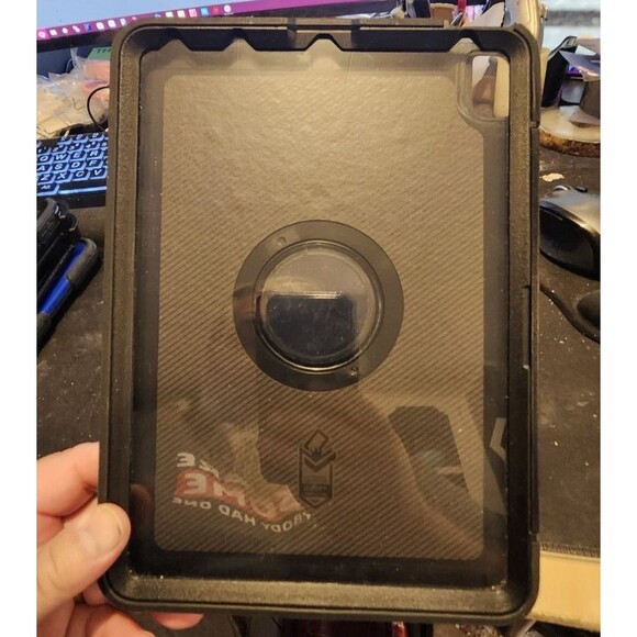 OtterBox Defender Case for iPad 9.7” – Air 1/2, Pro, 5th/6th Gen – Black - Picture 9 of 16